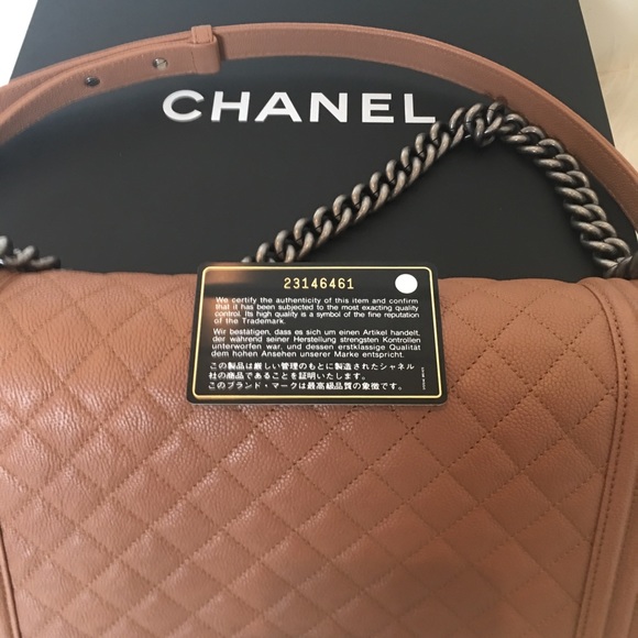 Chanel Boy Bag New Medium - Picture 4 of 8